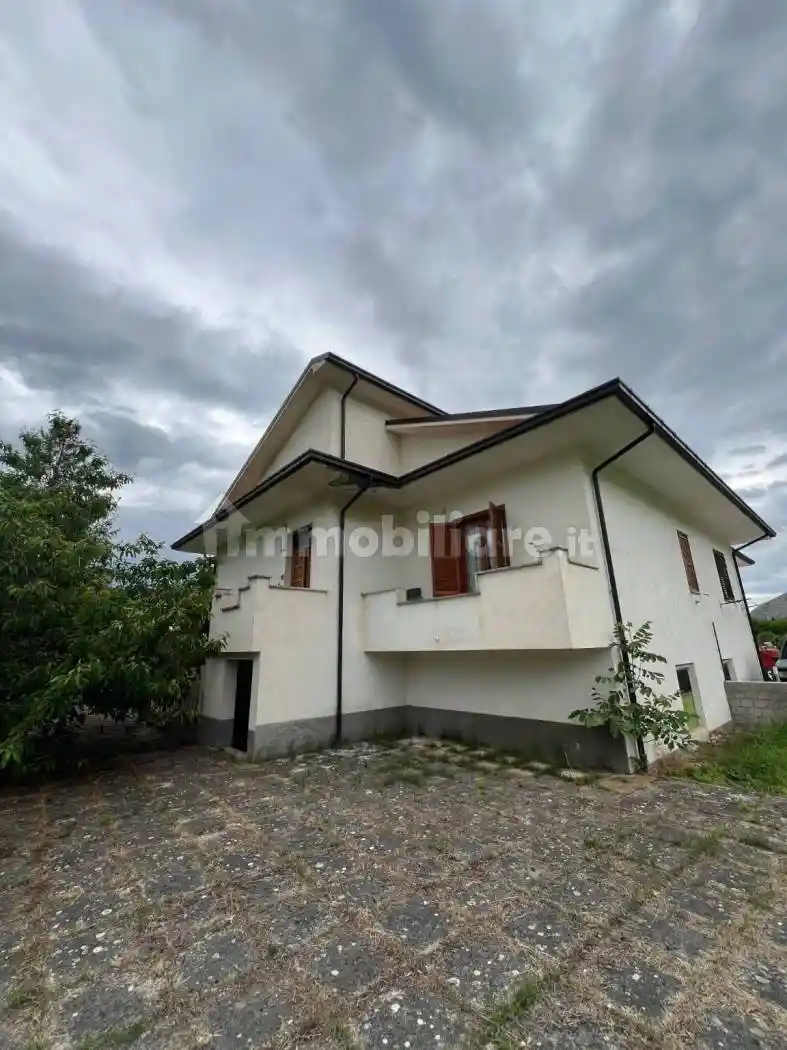 Villa in vendita a Gioia dei Marsi