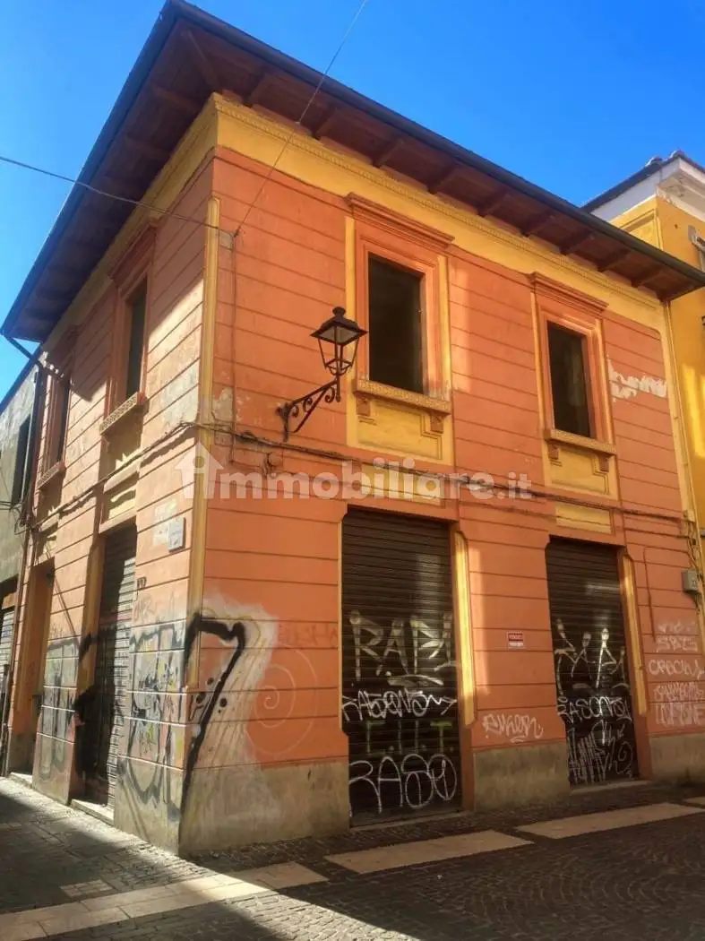 Palazzo - Edificio in vendita a Pescara