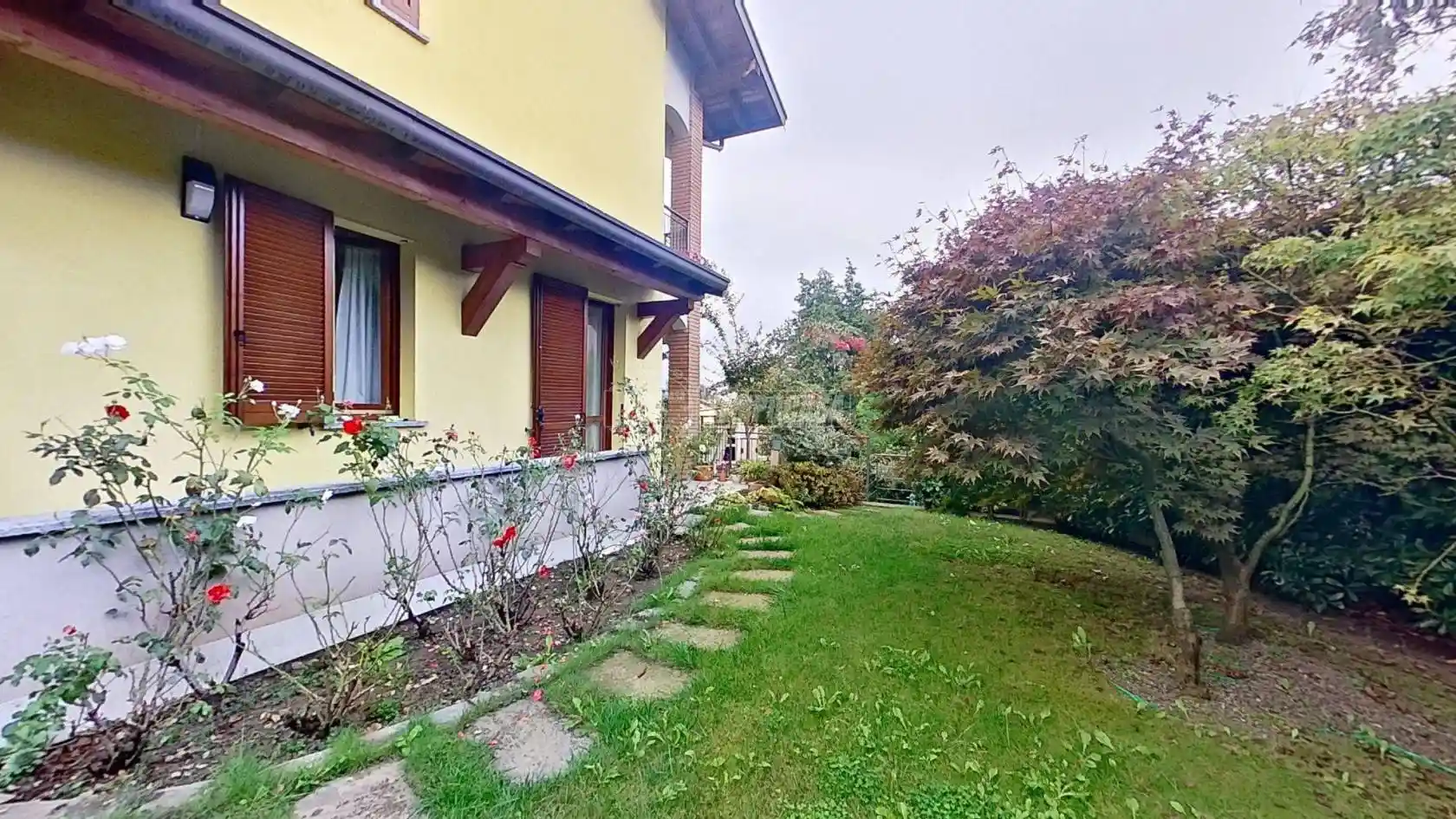 Appartamento in vendita a Capiago Intimiano