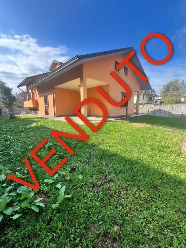 Villa in vendita a Cernusco sul Naviglio