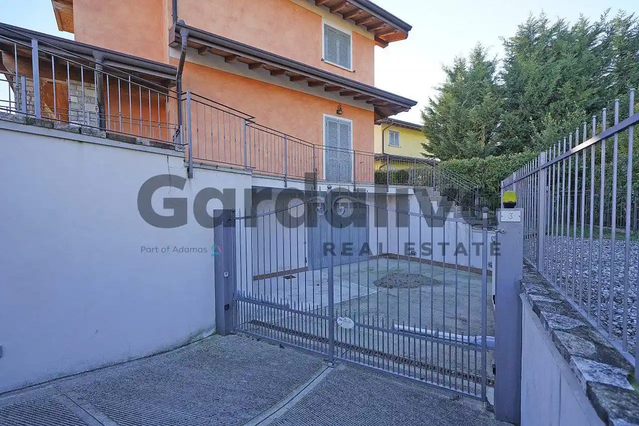 Villa in vendita a Moniga del Garda