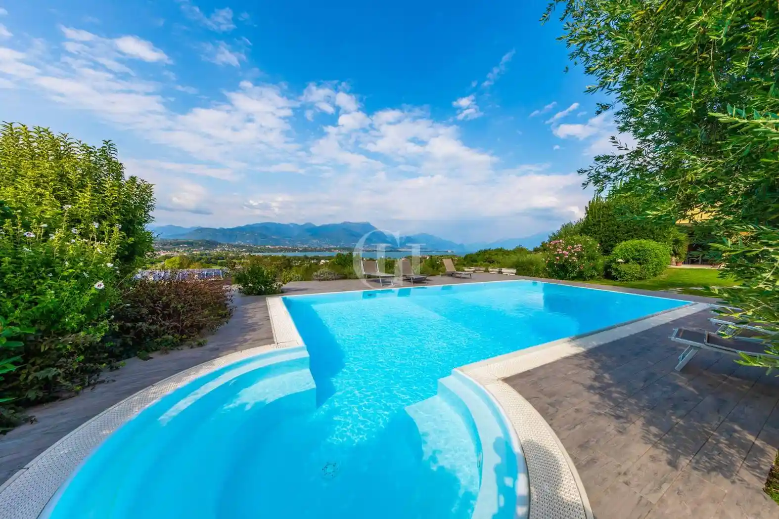 Villa in vendita a Manerba del Garda
