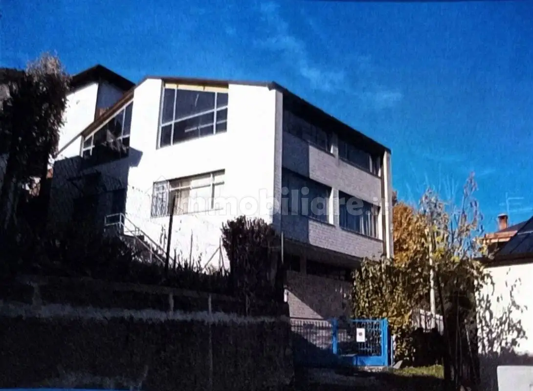 Palazzo - Edificio in vendita a Lozzo di Cadore