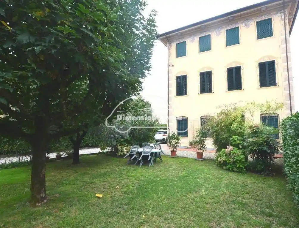 Villa in vendita a Capannori