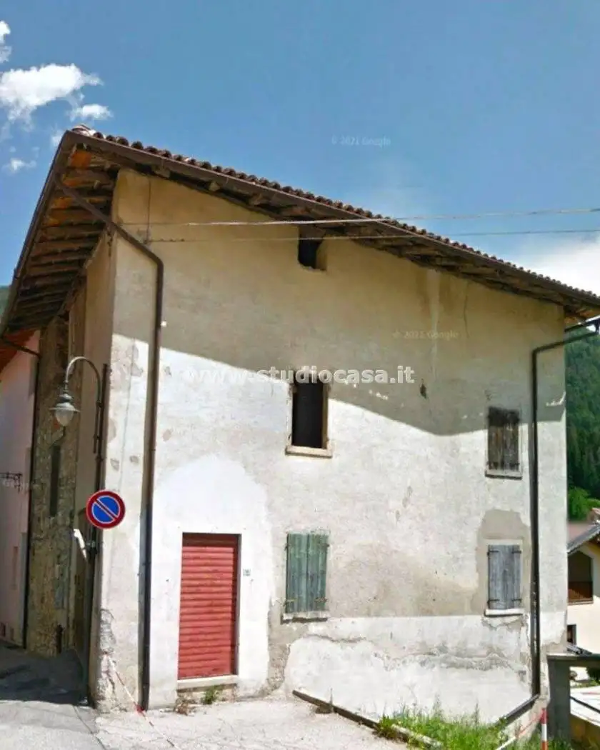 Casa indipendente in vendita a Ronzo-Chienis