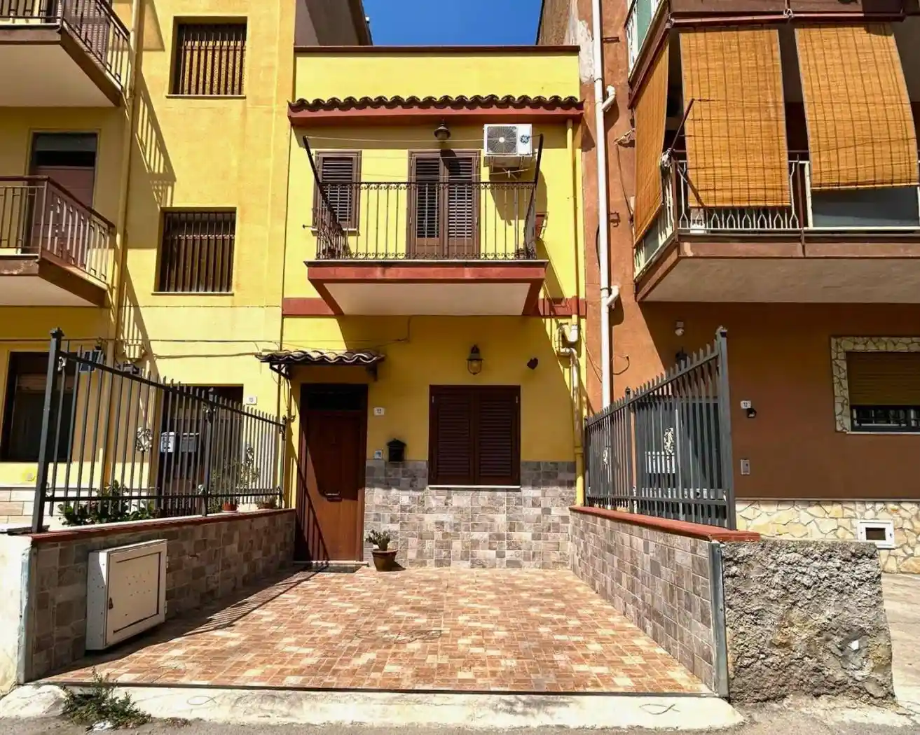 Palazzo - Edificio in vendita a Palermo