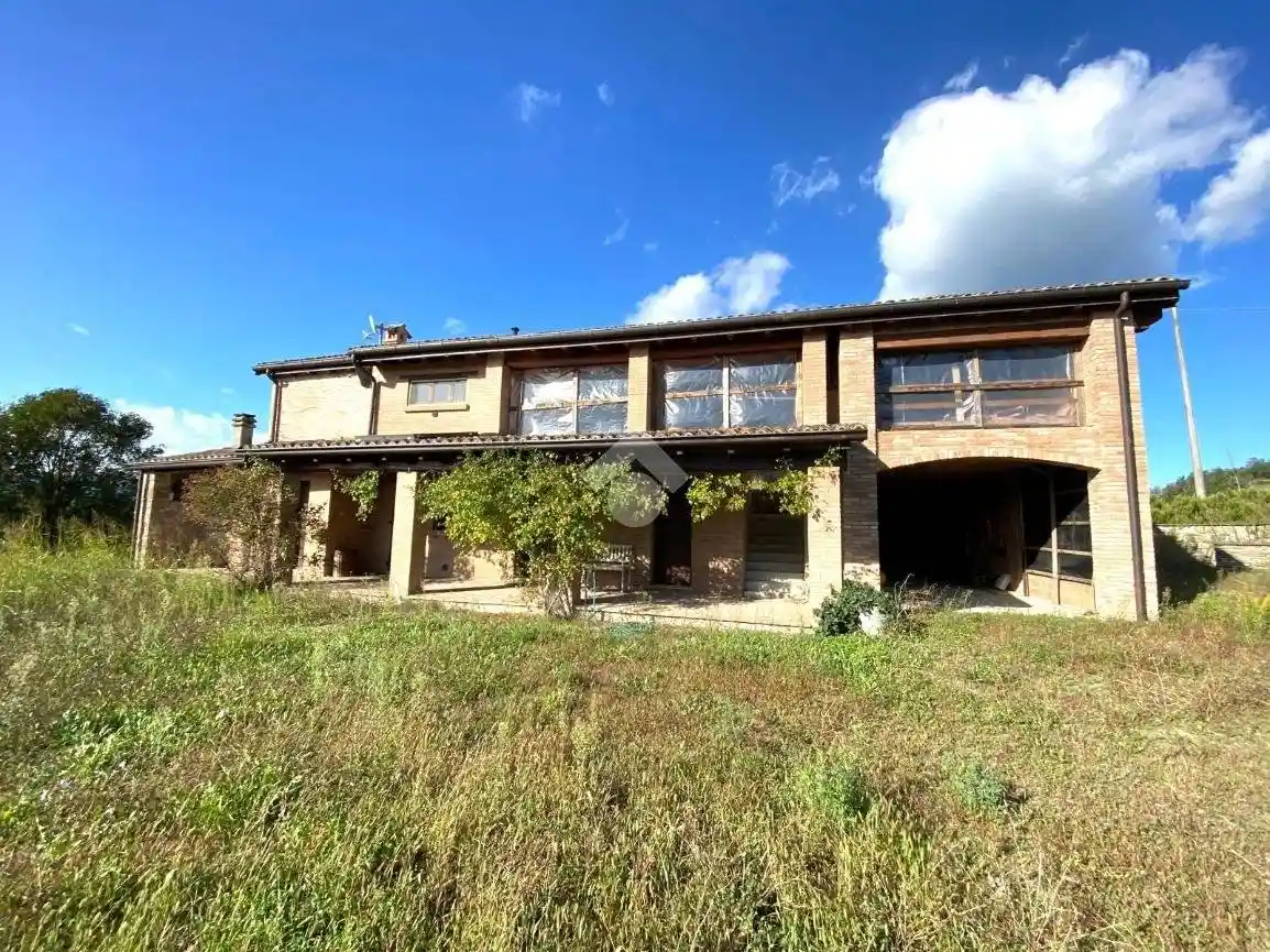 Villa in vendita a Varano de' Melegari