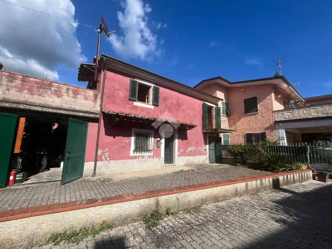 Casa indipendente in vendita a Sarzana