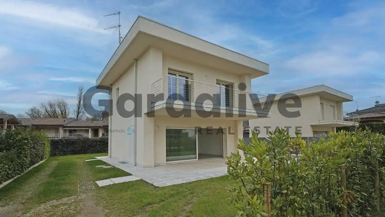 Villa in vendita a Manerba del Garda