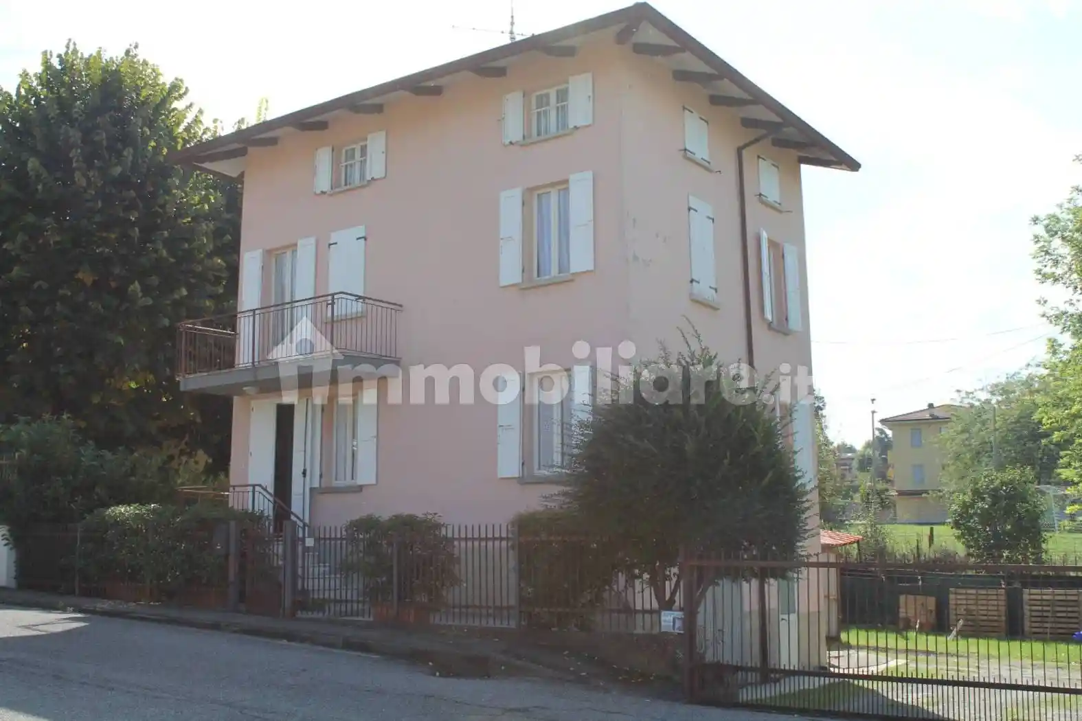 Villa in vendita a Traversetolo