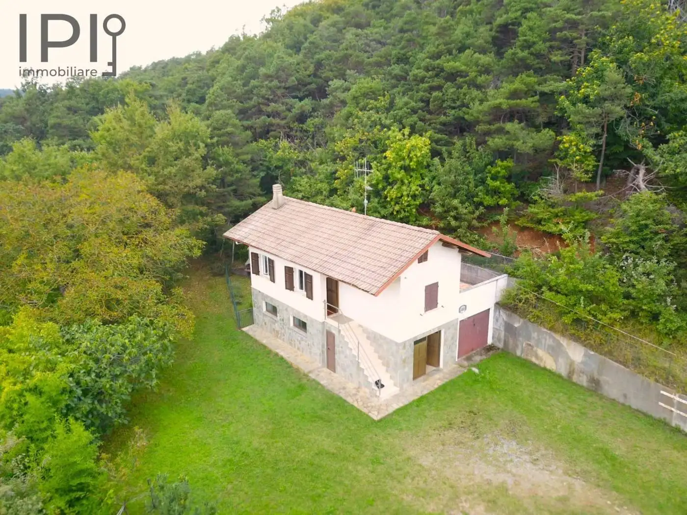 Villa in vendita a Giusvalla
