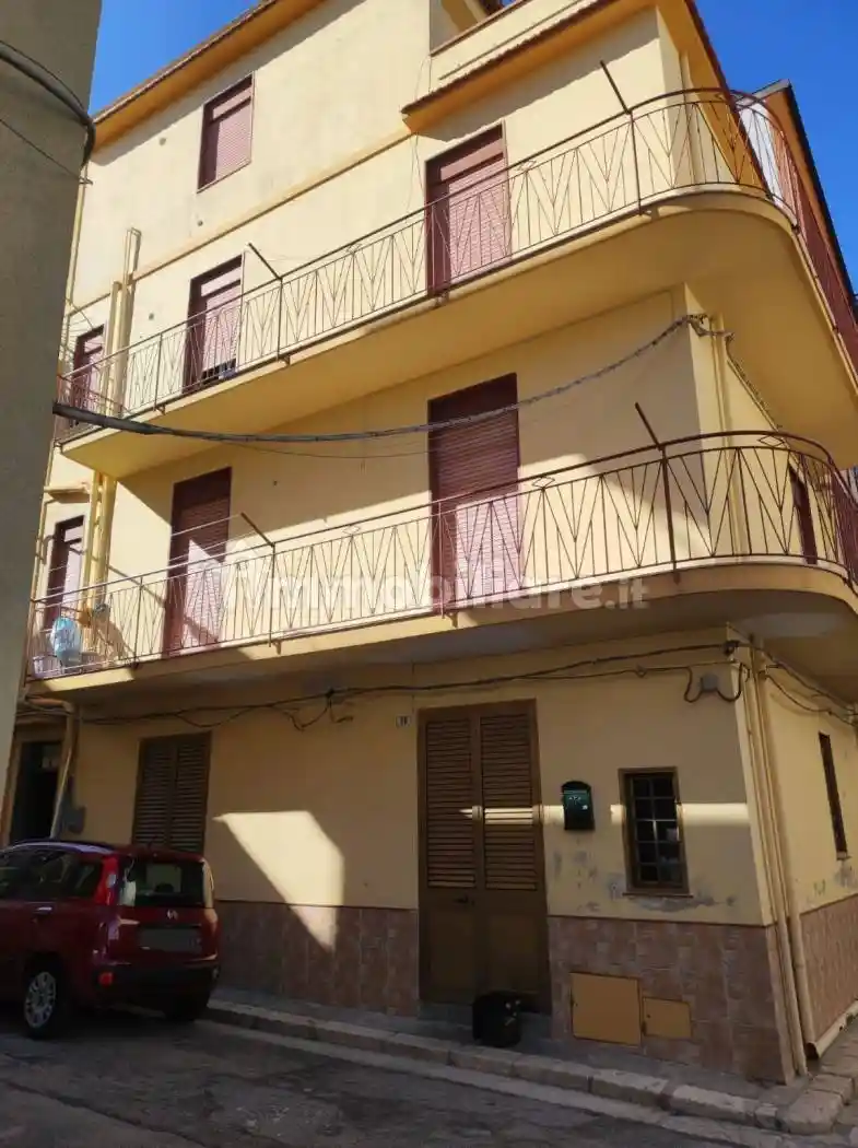 Palazzo - Edificio in vendita a Partinico