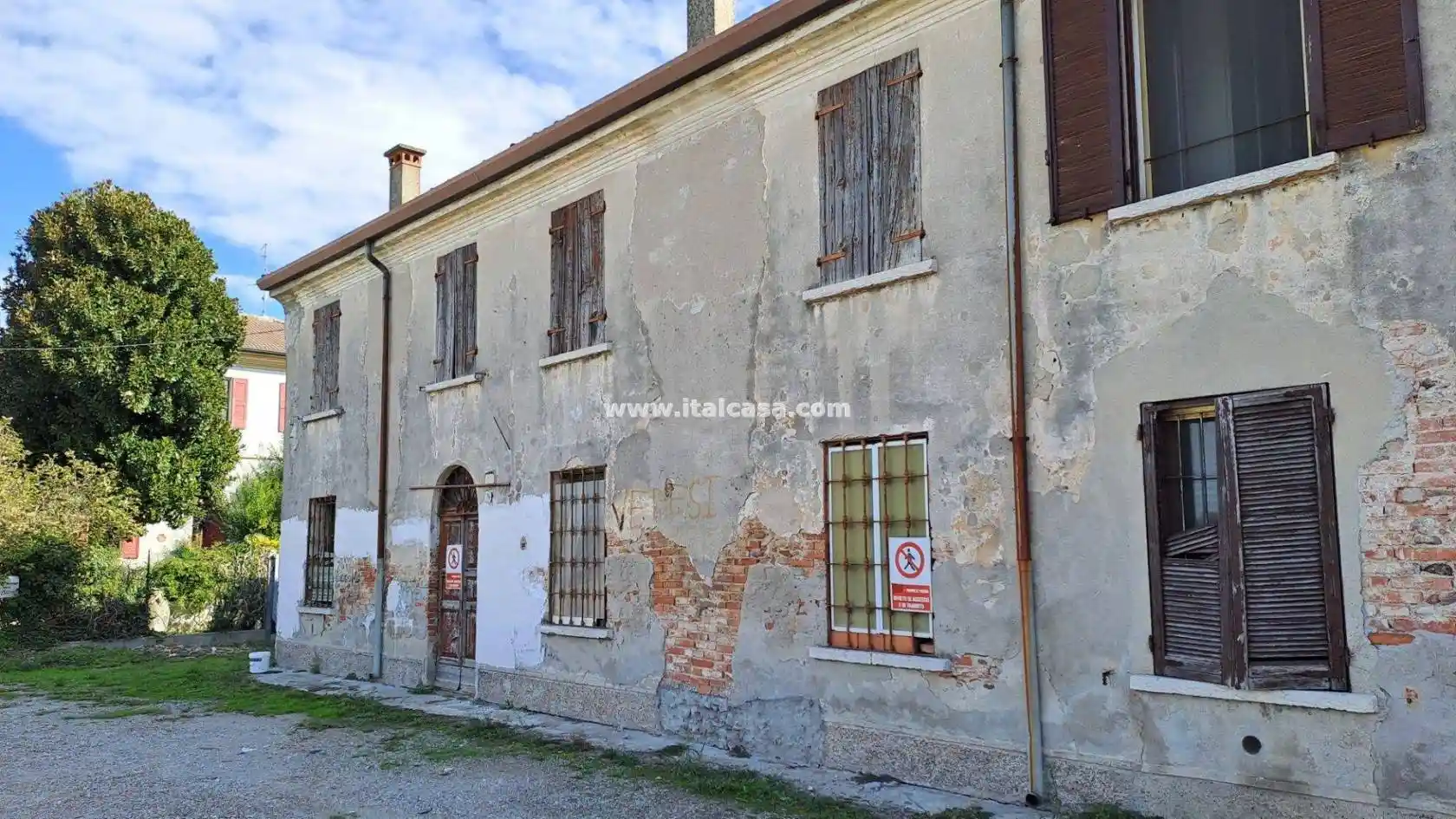 Rustico - Casale in vendita a Roverbella