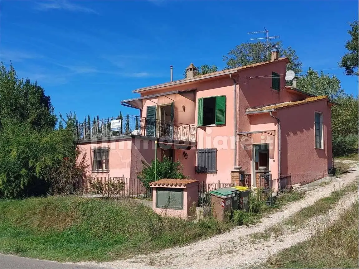 Casa indipendente in vendita a Giano dell'Umbria