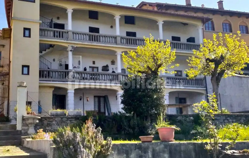 Appartamento in vendita a Agra