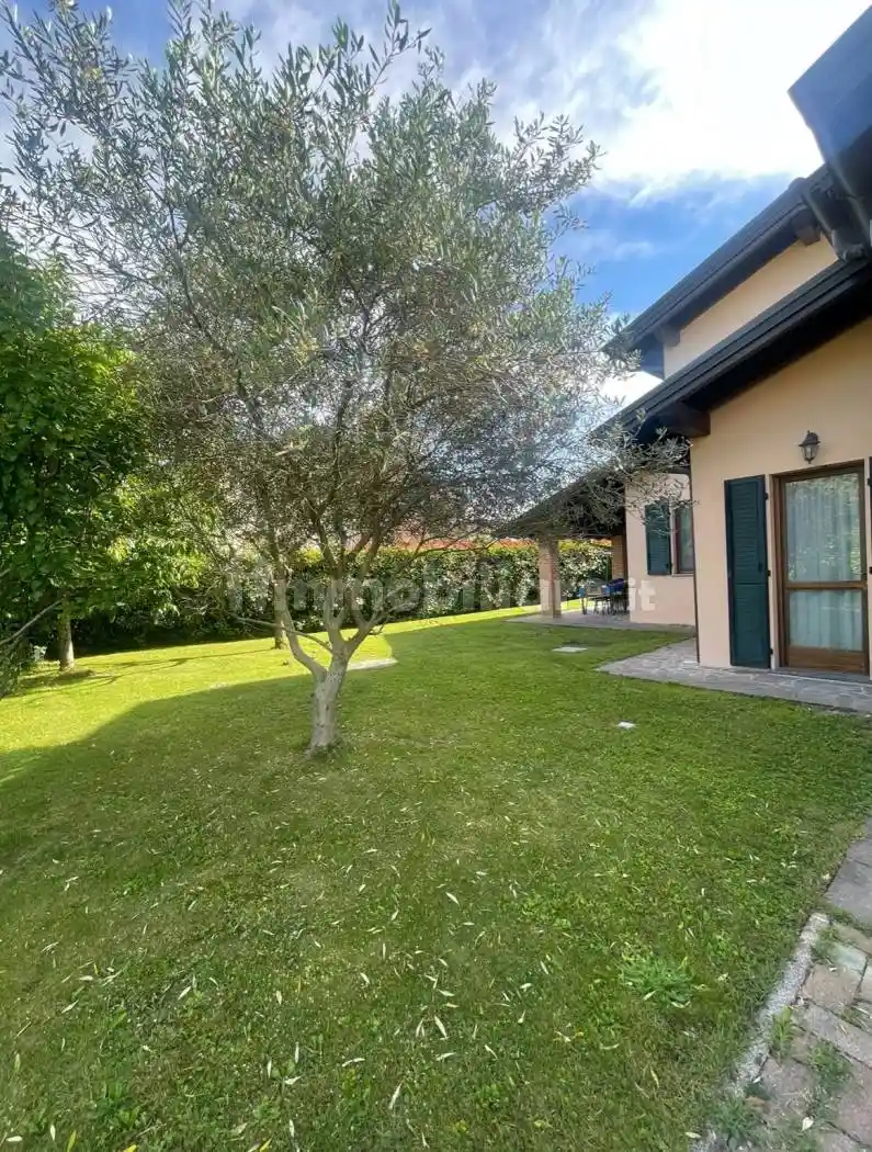 Villa in vendita a Piacenza
