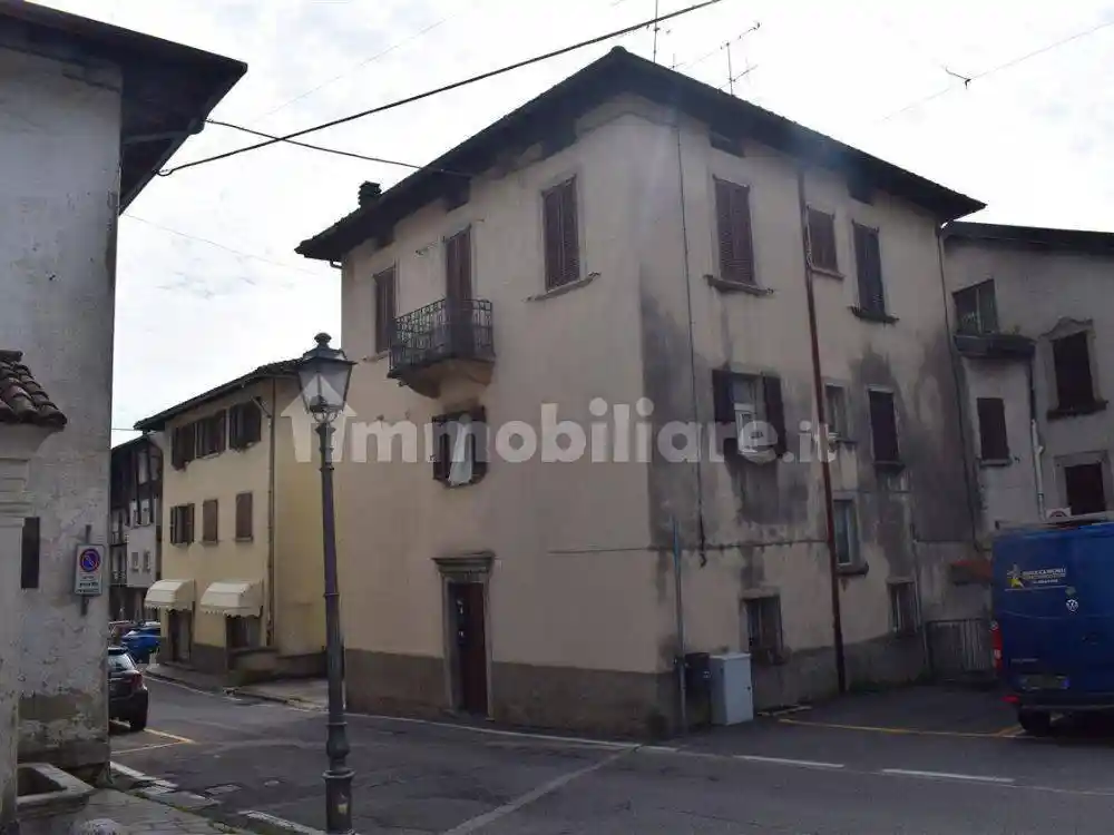 Villa in vendita a Serina