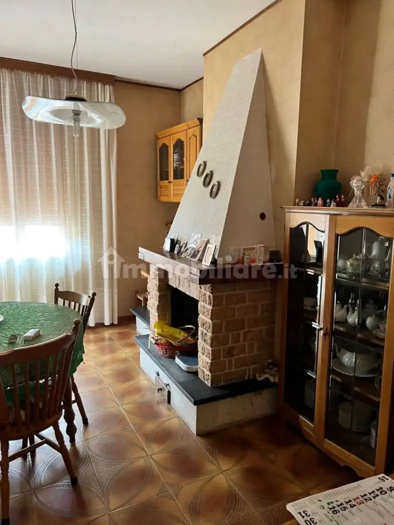 Appartamento in vendita a Pietragalla