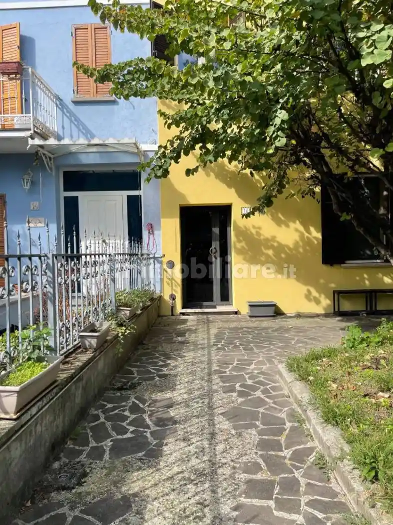 Casa indipendente in vendita a Parma