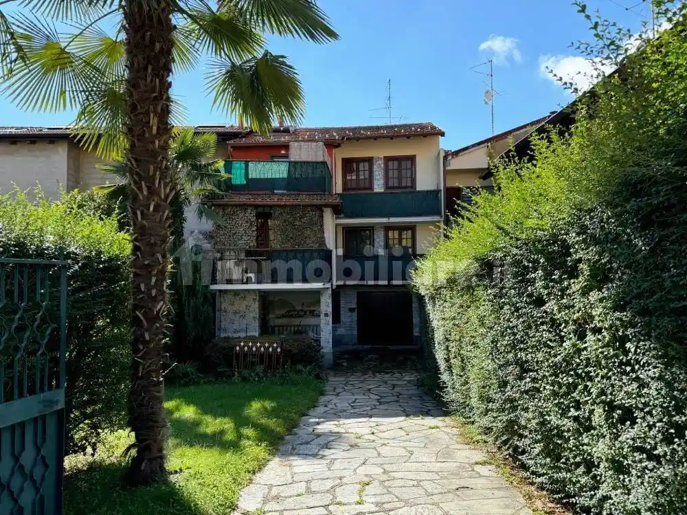 Rustico - Casale in vendita a Massino Visconti