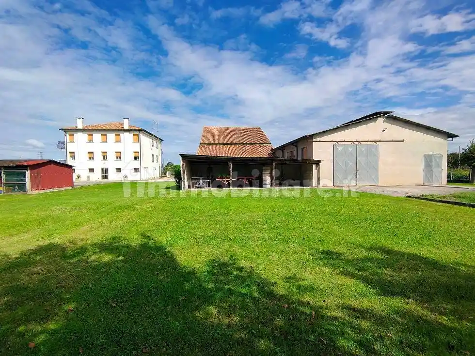 Casa indipendente in vendita a Lendinara