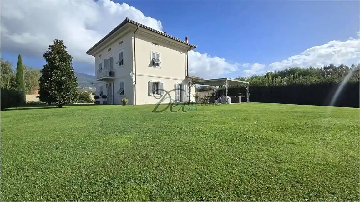 Villa in vendita a Capannori