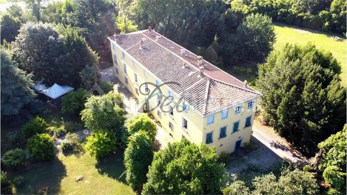 Villa in vendita a Lucca