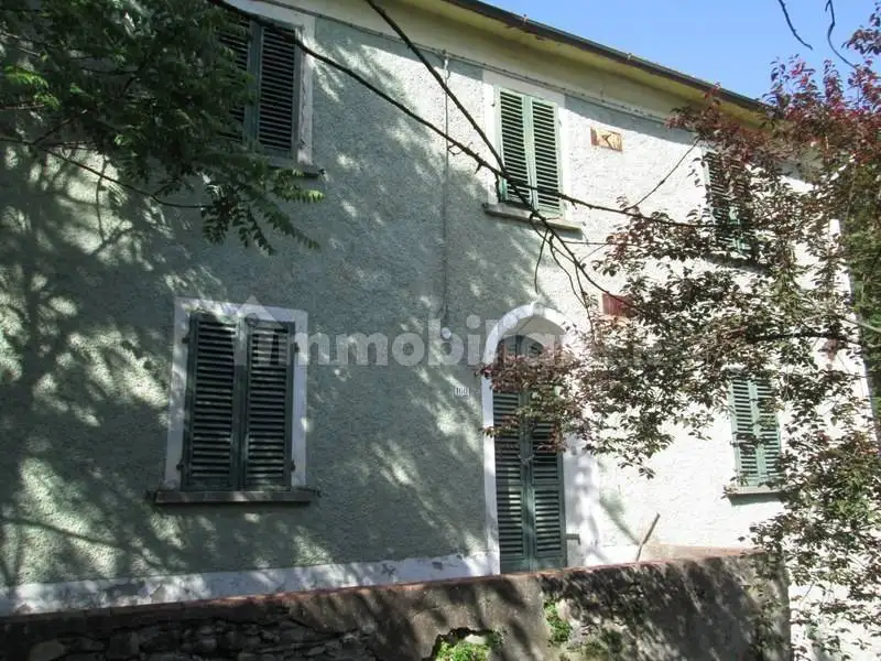 Casa indipendente in vendita a Pistoia