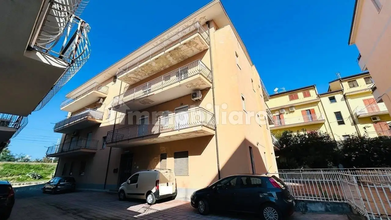 Appartamento in vendita a Falerna