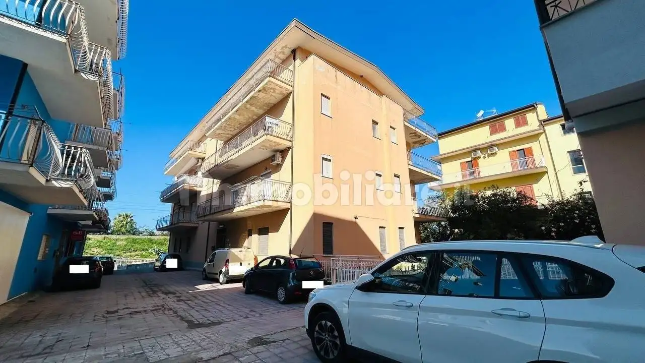 Appartamento in vendita a Falerna