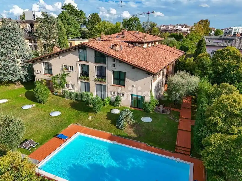 Appartamento in vendita a Desenzano del Garda