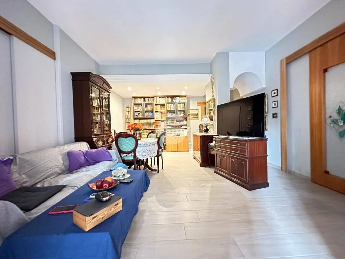 Appartamento in vendita a Napoli