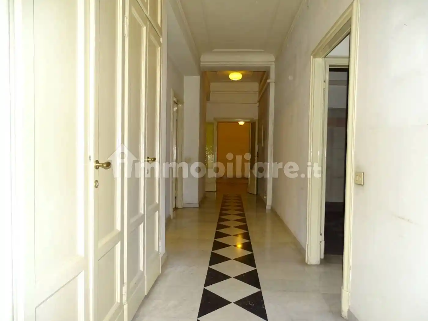 Appartamento via Durini, Borgogna - Largo Augusto, Milano - foto 2