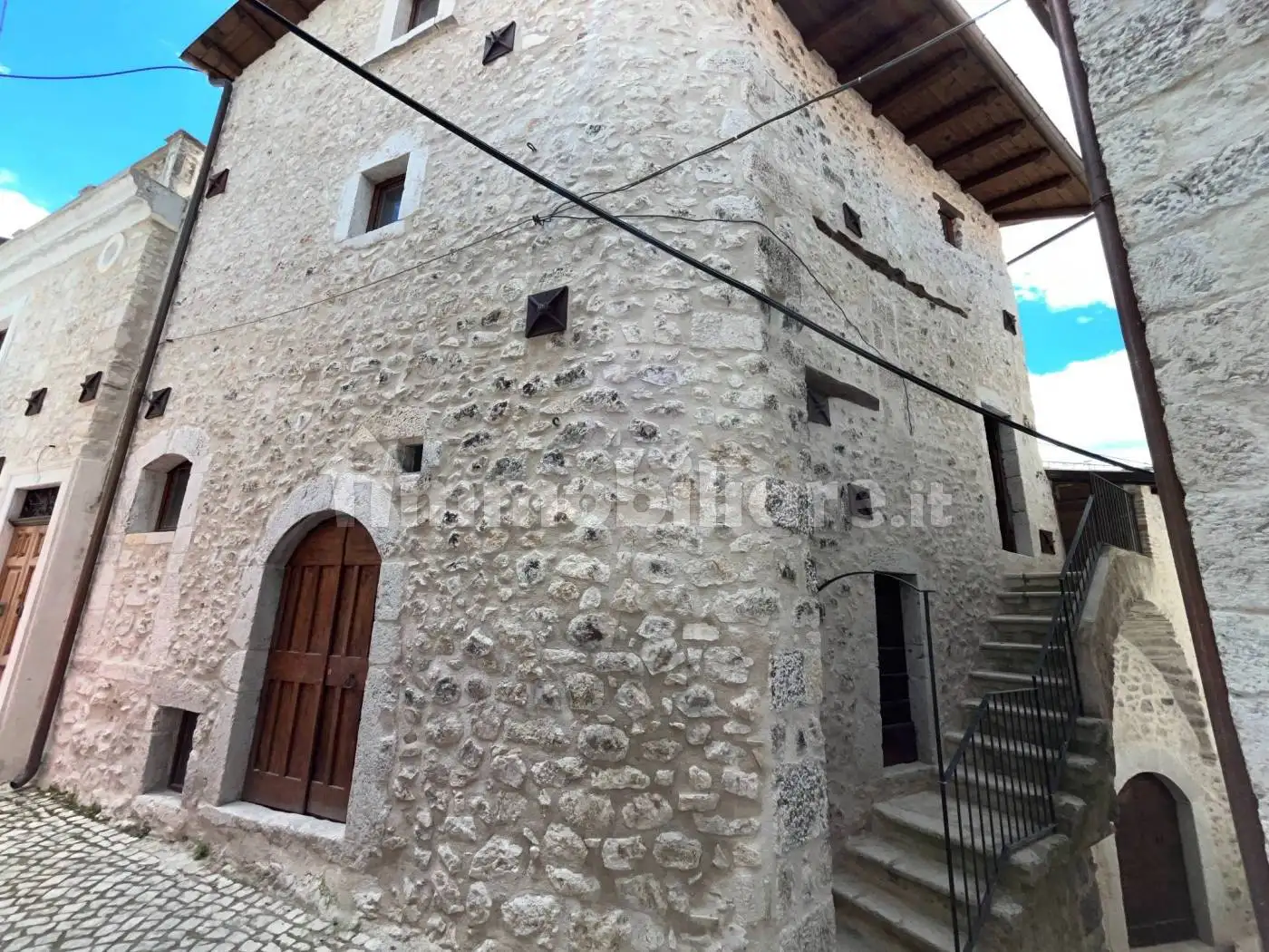 Casa indipendente in vendita a Fontecchio