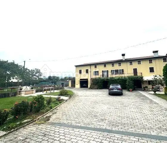 Rustico - Casale in vendita a Maser