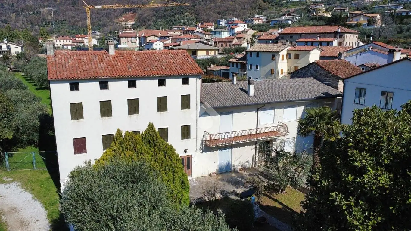 Casa indipendente in vendita a Pove del Grappa