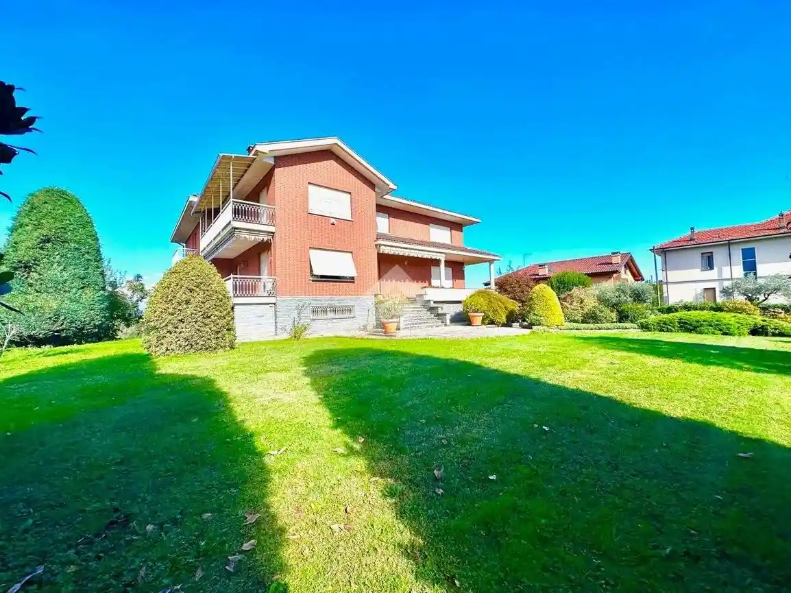 Villa in vendita a Robassomero