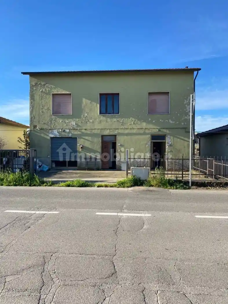 Casa indipendente in affitto a Roccastrada