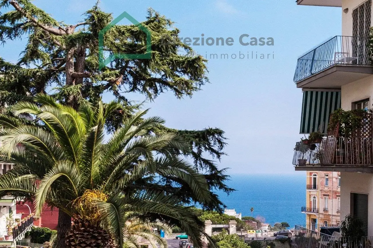 Appartamento in vendita a Napoli