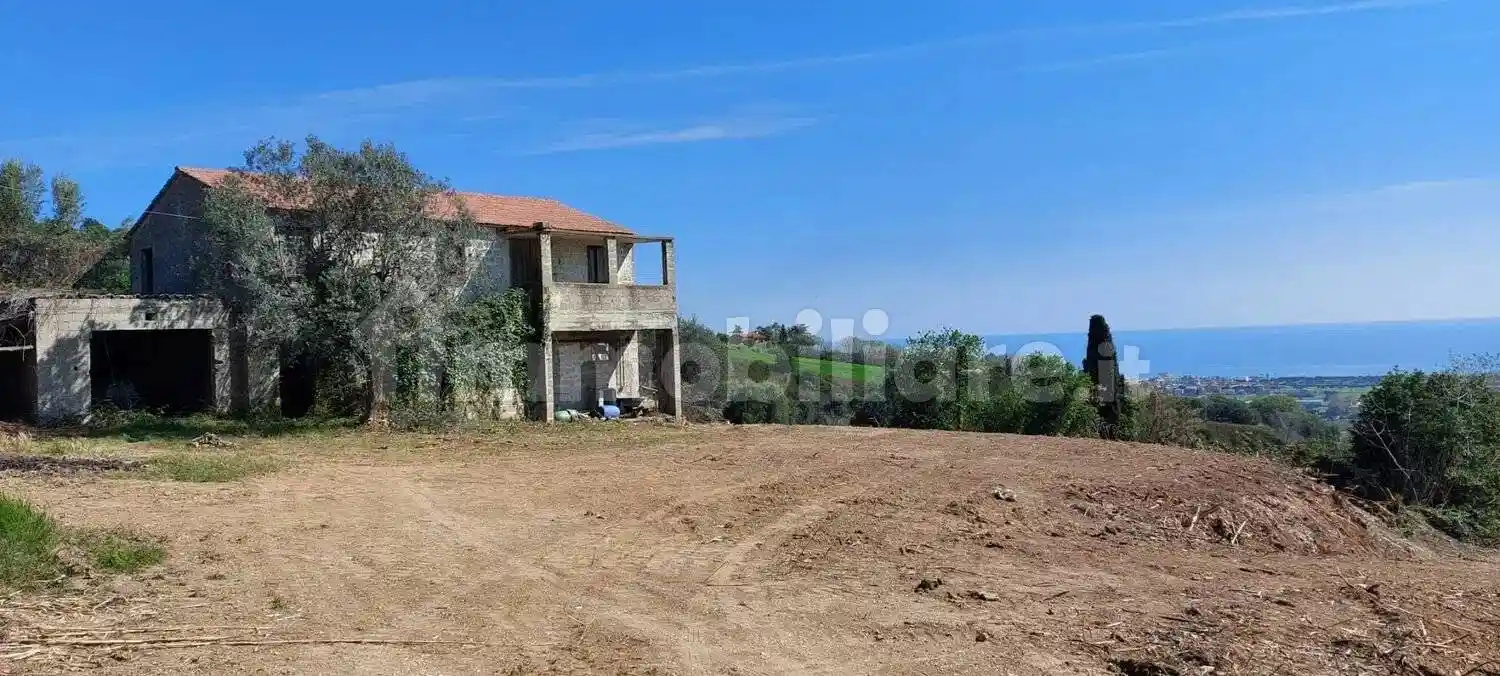 Villa unifamiliare, da ristrutturare, 880 m², Colonnella - foto 4