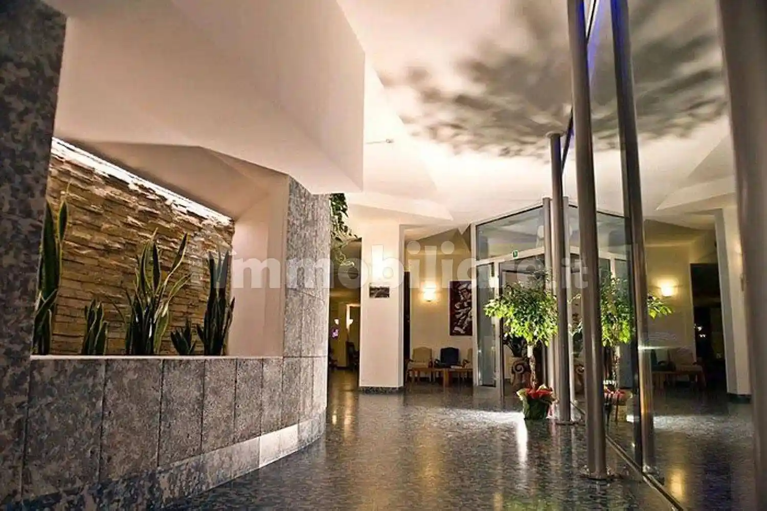 Palazzo - Edificio in Vendita - foto 2