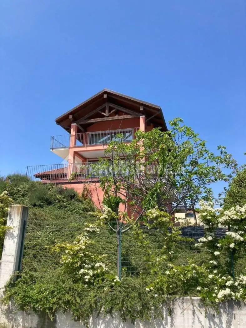 Villa in vendita a Treiso