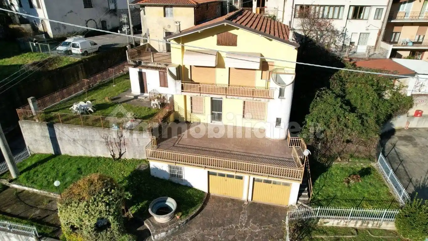 Casa indipendente in vendita a Adrara San Martino