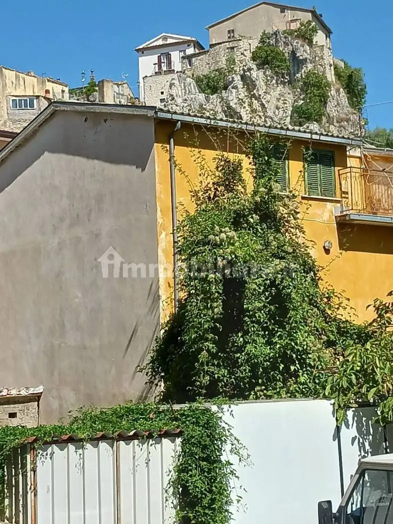 Palazzo - Edificio in vendita a Bagnoli del Trigno