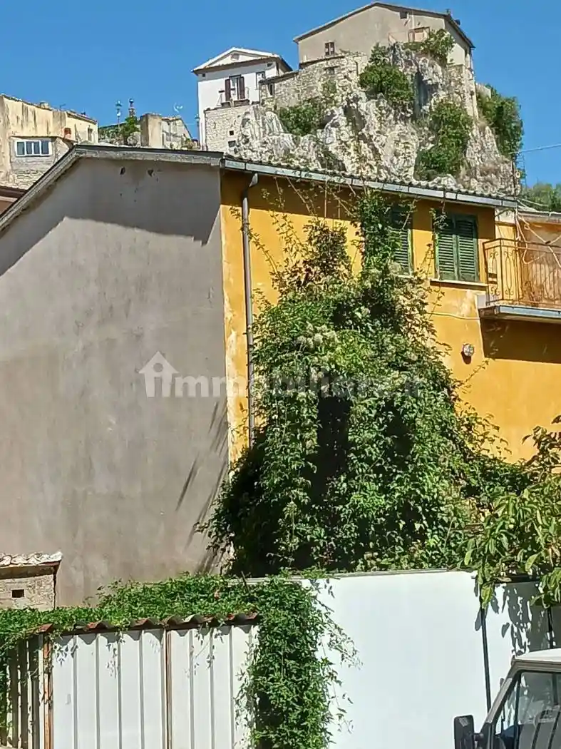 Palazzo - Edificio in vendita a Bagnoli del Trigno