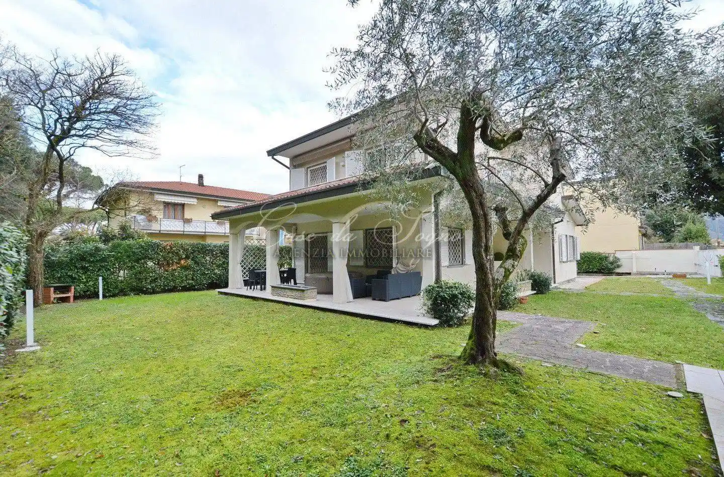 Villa in vendita a Massa