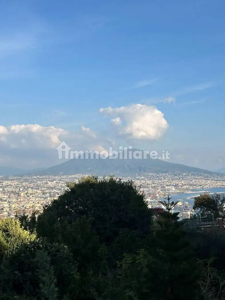 Appartamento in vendita a Napoli