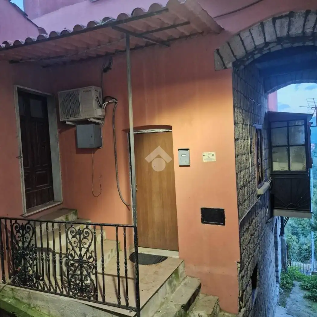 Terratetto plurifamiliare Vico Arco Noce 11, Campoli del Monte Taburno - foto 2