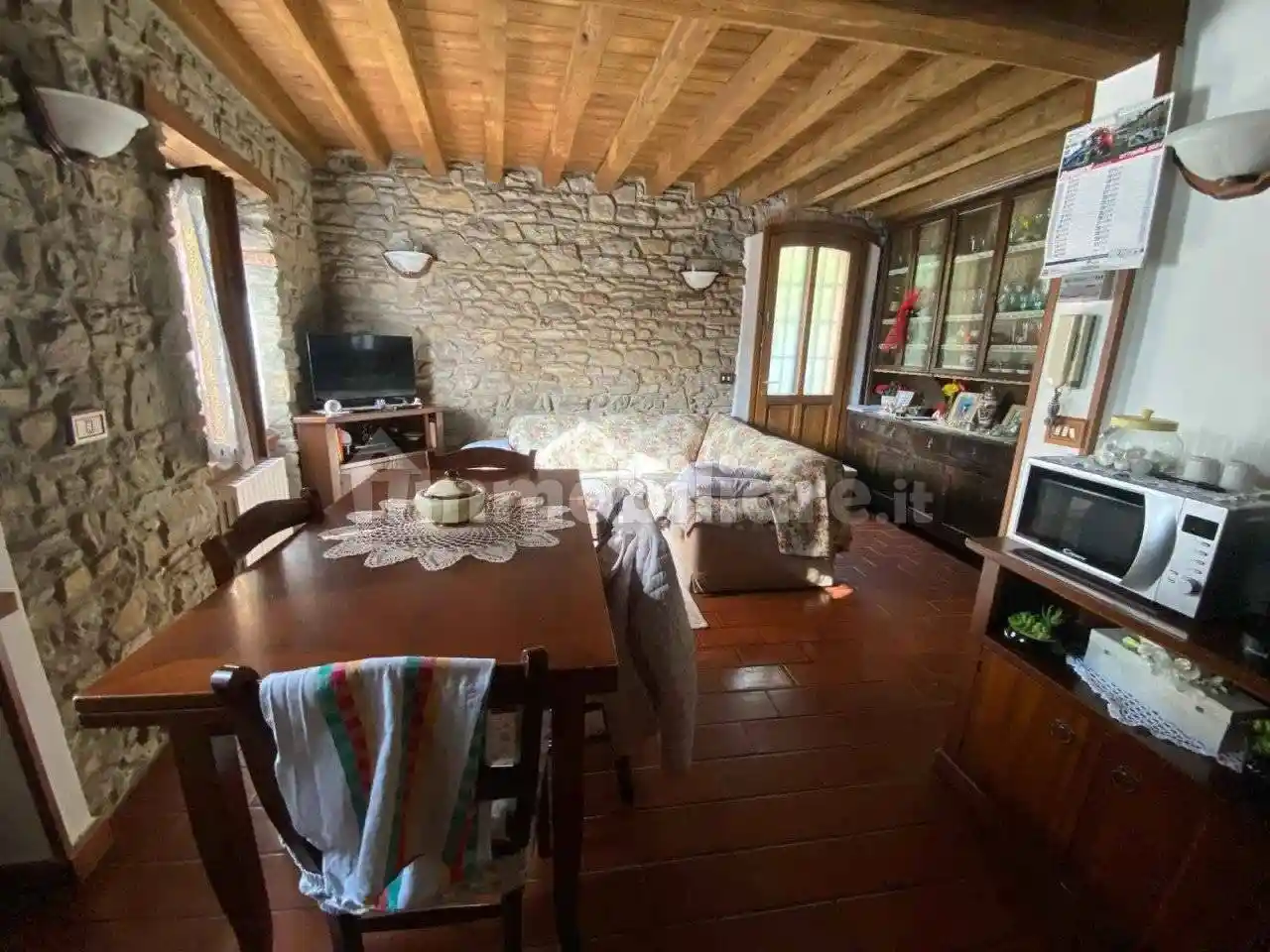 Casa indipendente in vendita a Castelnovo Ne' Monti