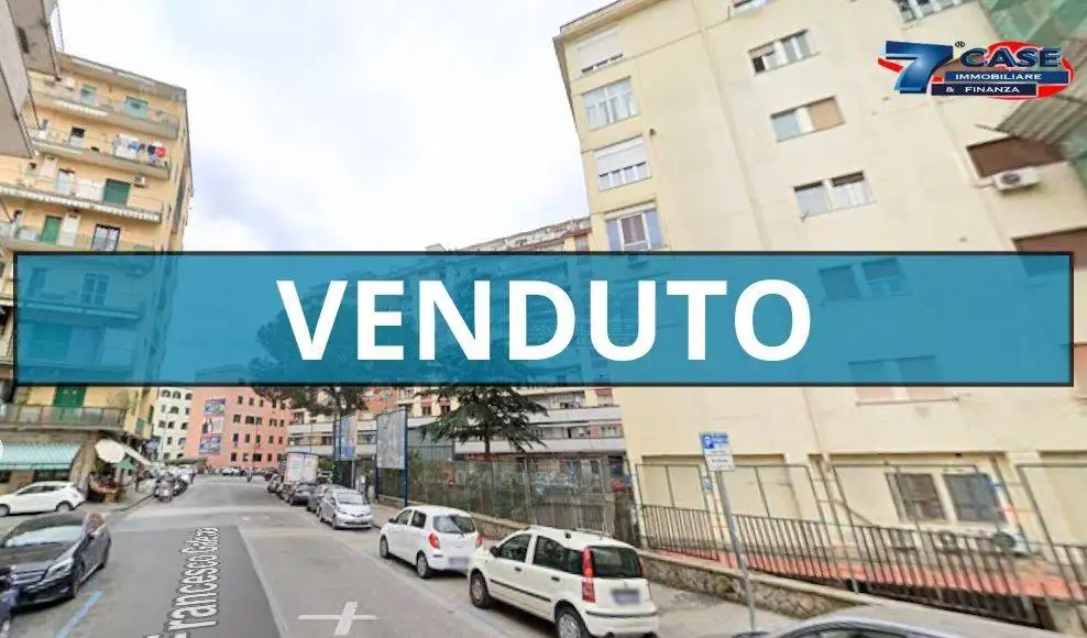 Appartamento in vendita a Napoli